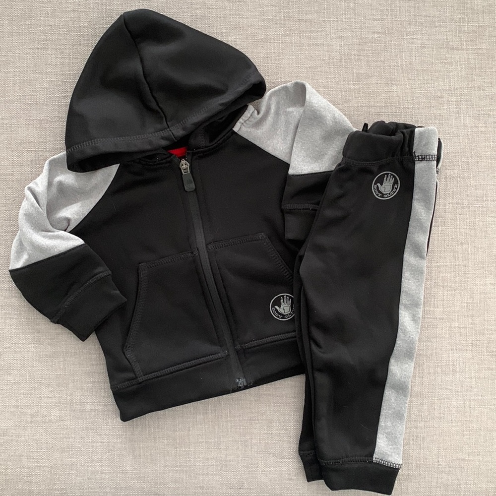 12m Body Glove tracksuit